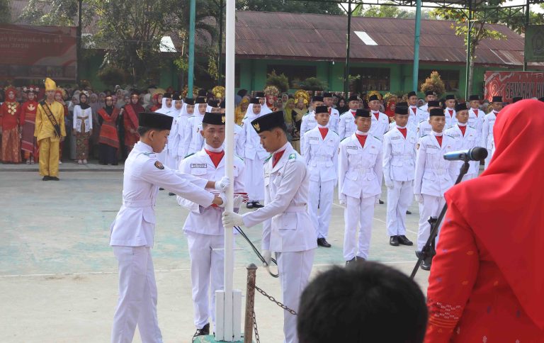 Upacara HUT Ke-81 RI Di MAN Asahan, Khidmat Dalam Semarak Kebhinekaan